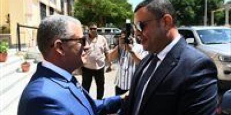 وزير الإسكان ومحافظ الإسماعيلية يتابعان عددا من ملفات العمل المشتركة - هرم مصر