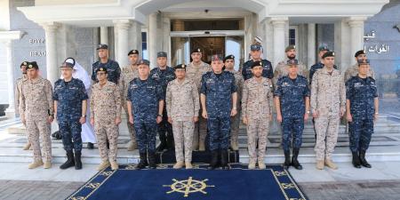 قائد القوات البحرية يلتقى رئيس أركان القوات البحرية الملكية السعودية - هرم مصر
