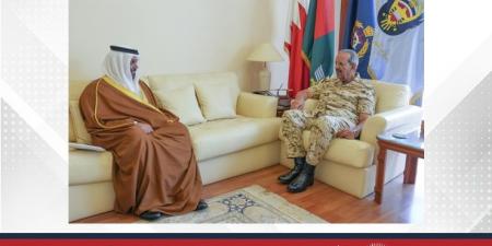 القائد العام لقوة دفاع البحرين يستقبل وزير المالية والاقتصاد الوطني - هرم مصر