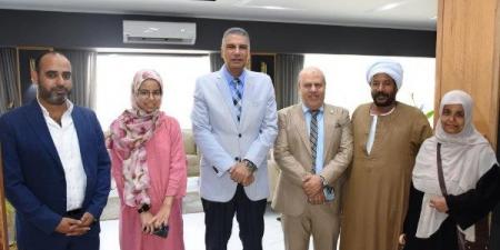محافظ أسوان يكرم الطلاب المتفوقين.. ويشيد بدور جمعية مستثمري الطاقة الشمسية ببنبان - هرم مصر