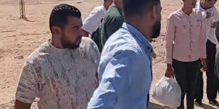 حبس سائق فقد الوعي بسبب تعاطيه مواد مخدره أثناء قيادة السيارة ميكروباص بطريق الفيوم الصحراوي 4 ايام - هرم مصر