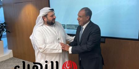 وزير الخارجية يبحث تعزيز التعاون الاستثماري مع وزير الاستثمار الإماراتي في أبوظبي - هرم مصر