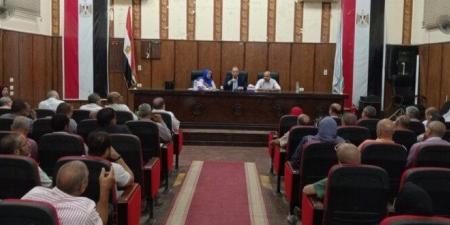 مدير تعليم أسيوط يتابع جاهزية الإدارات لاستقبال العام الدراسى الجديد - هرم مصر