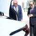 الرئيس السيسي يتفقد عددا من سيارات «سيتروين C4X» المصنّعة محليًا.. فيديو - هرم مصر