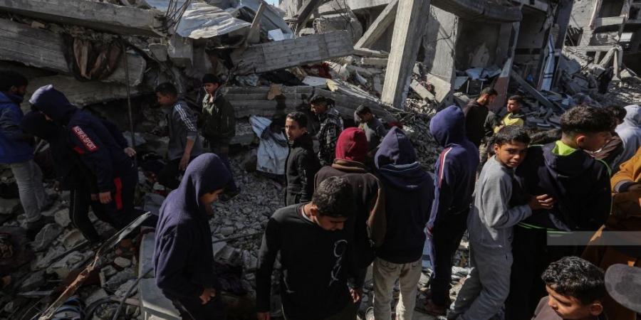 بينهم صحفيان.. استشهاد 25 فلسطينيًّا في قصف الاحتلال غرب غزة - هرم مصر
