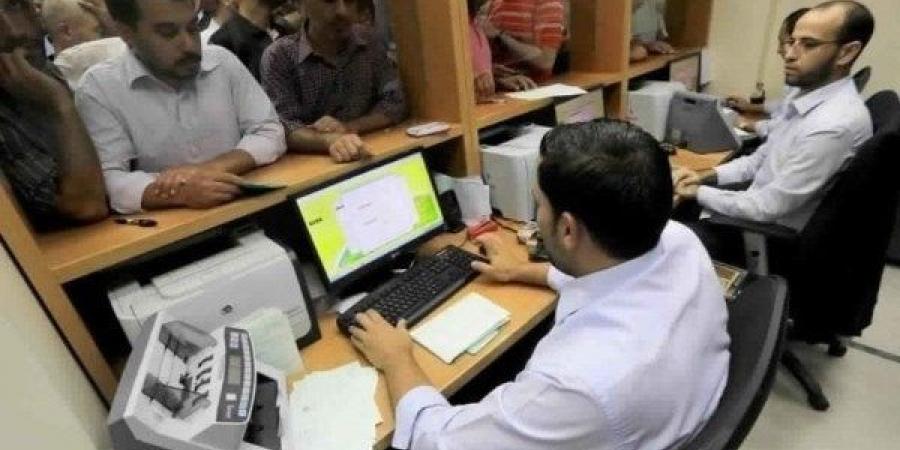 نقل الموظف لوظيفة آخرى لمدة لا تجاوز سنة في هذه الحالة بالقانون - هرم مصر