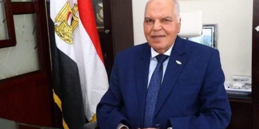 طالبة تضرب معلمة بوحشية في الجيزة والنقابة العامة تصعد ضدها - هرم مصر