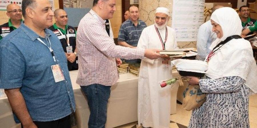 غرفة عمليات بعثة حج الجمعيات تُنهي استعداداتها وتراجع خطة التصعيد إلى عرفات - هرم مصر