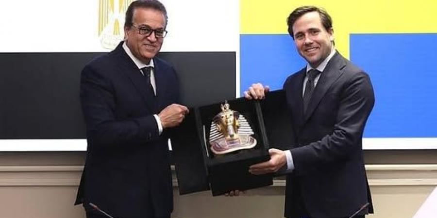 وزير الصحة يبحث مع نظيره السويدي تعزيز الاستثمارودعم الجرحى الفلسطنيين - هرم مصر