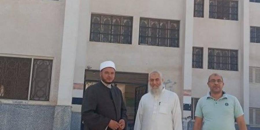 أزهر مطروح يتابع جاهزية لجان واستراحات الثانوية للامتحانات - هرم مصر