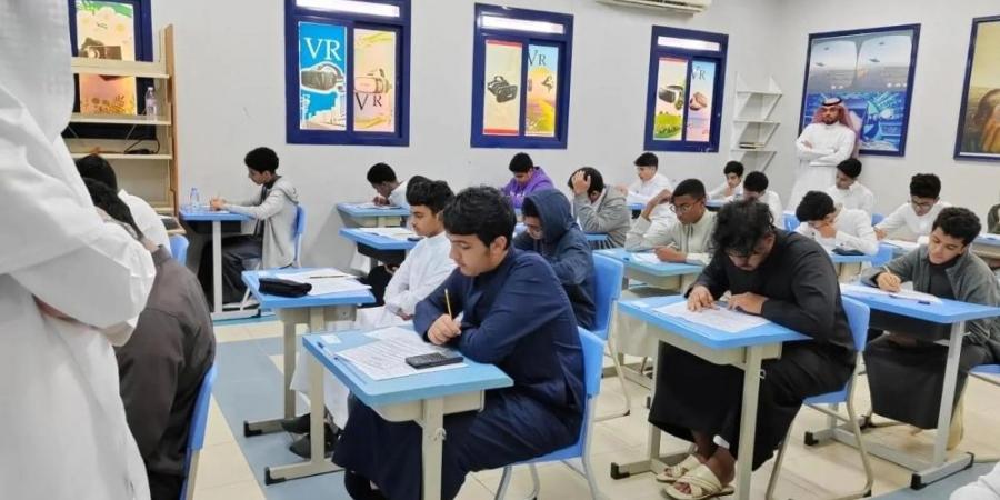 اختبارات اليوم الدراسي تصطدم بالتحديات - هرم مصر