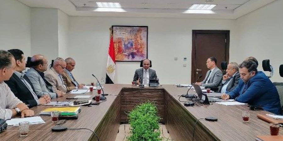 نائب وزير الإسكان يتابع الموقف التنفيذى لمشروع إنشاء محطة مياه منشأة القناطر - هرم مصر