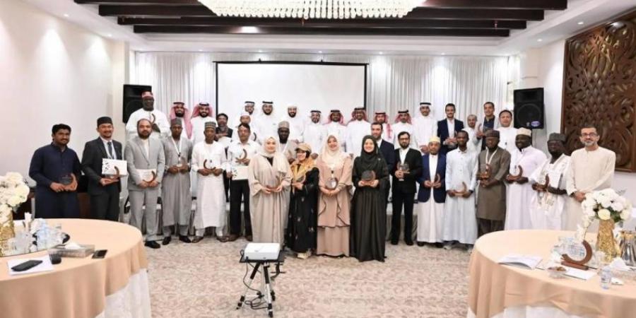 مجمع سلمان العالمي يختتم برنامج تأهيل خبراء العربية في العالم في جدة - هرم مصر