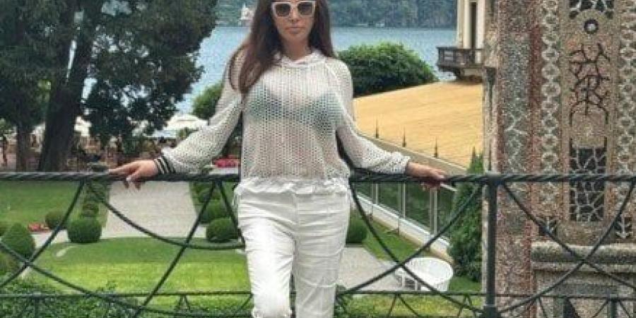 إليسا ترد على شائعة إصابتها بالسرطان بإطلالة جريئة من إيطاليا.. كيف تغيرت ملامحها؟ - هرم مصر