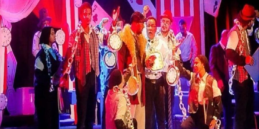مهرجان المسرح الإقليمى بأسيوط يختتم فعالياته بالعرض المسرحي «سترة» لقومية سوهاج - هرم مصر