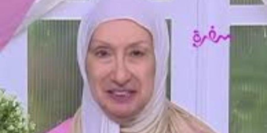 نشرة المرأة والمنوعات| ظهور لافت للشيف نرمين هنو بعد ارتداء الحجاب..هنا شيحة تخطف الأنظار في هولندا..علامات انخفاض هرمون الاستروجين - هرم مصر