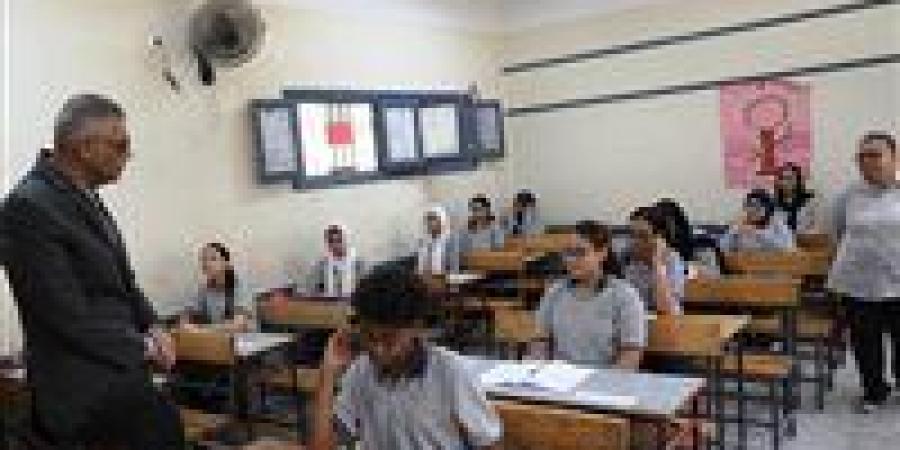تداول أسئلة اللغة الإنجليزية لطلاب الشهادة الإعدادية بالجيزة عبر التليجرام - هرم مصر