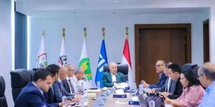 أبو ريدة يستعرض تحديات الموسم الجديد وخطة تطوير الحكام  - هرم مصر