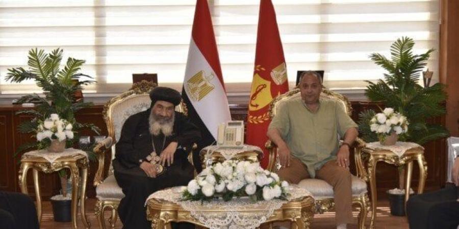 محافظ بورسعيد يستقبل وفدًا من الكنيسة للتهنئة بقرب حلول عيد الأضحى المبارك - هرم مصر