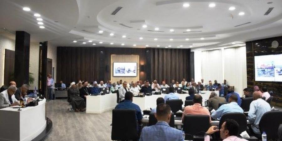محافظ أسوان: مواجهة التعديات أيام عيد الأضحى وإزالة المخالفات المرصودة - هرم مصر