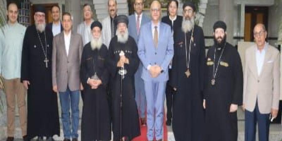 محافظ القليوبية يستقبل وفد مطرانية بنها لتهنئته بعيد الأضحى - هرم مصر