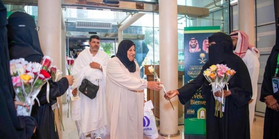 وصول الدفعة الثانية من ضيوف برنامج خادم الحرمين من ذوي الشهداء والأسرى والجرحى الفلسطينيين من غزة - هرم مصر