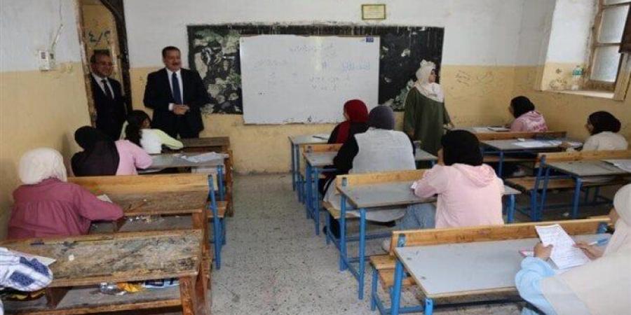 ضبط طالبتين بتهمة محاولة تسريب «علوم الإعدادية» في المنوفية - هرم مصر