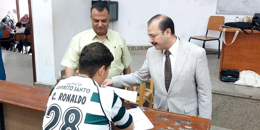 نائب رئيس جامعة بنها يتفقد سير امتحانات الفصل الدراسي الثاني - هرم مصر