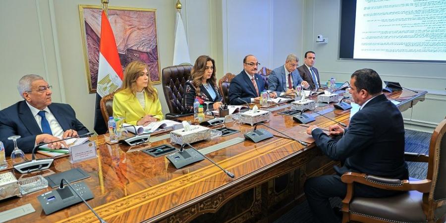 لجنة اختيار المتقدمين للوظائف القيادية الشاغرة بالتنمية المحلية تختتم مقابلاتها الشخصية لـ100 متقدم - هرم مصر
