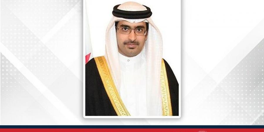 سمو الشيخ عيسى بن سلمان بن حمد آل خليفة يتلقى برقية تهنئة من سمو الشيخ خليفة بن علي آل خليفة بمناسبة تعيينه وزيرًا لديوان رئيس مجلس الوزراء - هرم مصر