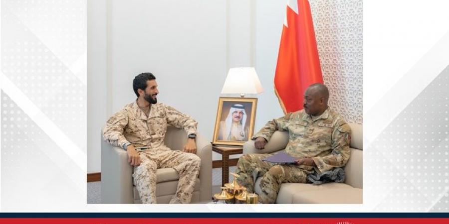 سمو الشيخ ناصر بن حمد يستقبل الملحق العسكري بسفارة الولايات المتحدة لدى البحرين - هرم مصر
