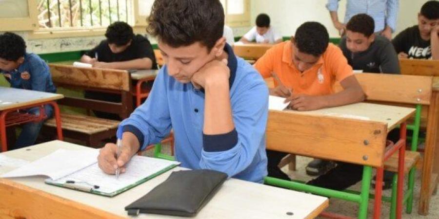 86 ألف طالب بالمنوفية يختتمون امتحانات الإعدادية بـ«الهندسة» و«التربية الدينية» - هرم مصر
