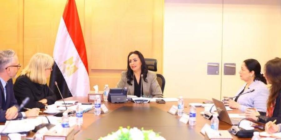 وزيرة التضامن تلتقي بعثة رفيعة المستوى من المفوضية الأوروبية - هرم مصر