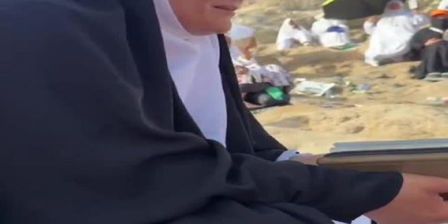 في يوم عرفة.. جبل الرحمة يشهد تجليات الدعاء والخشوع والسكينة - هرم مصر