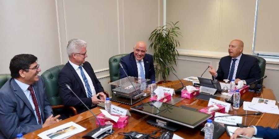 تعاون «مصري – ألماني» لإنشاء أول مجمع من نوعه لإنتاج مستلزمات البنية التحتية الثقيلة - هرم مصر