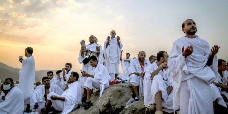 الصحة السعودية تُحذّر الحجاج من التعرض المباشر للشمس وتُعزّز الجهود الوقائية بالمشاعر المقدسة - هرم مصر
