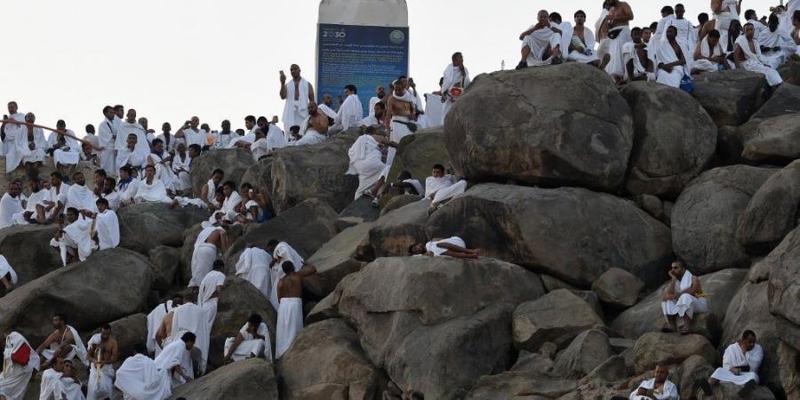 بث مباشر.. الحجاج يواصلون التوافد على جبل عرفات لأداء ركن الحج الأعظم - هرم مصر