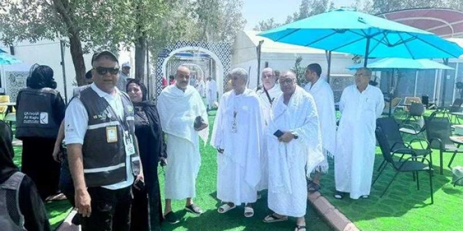 وزير السياحة يقوم بزيارة ميدانية لمخيمات حجاج السياحة المصريين بمشعر عرفات للاطمئنان على الحجاج - هرم مصر