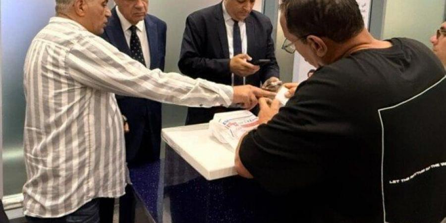 نائب وزير المالية ورئيس مصلحة الجمارك في جولة ميدانية بمطار القاهرة لتعزيز التيسير على المتعاملين - هرم مصر