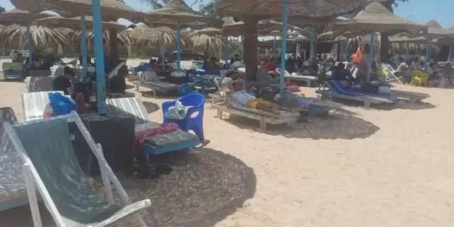 في ثاني أيام عيد الأضحى اقبال كبير على شواطئ الغردقة - هرم مصر