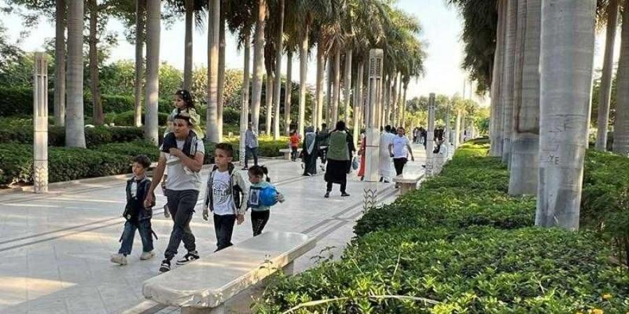 حديقة الأزهر تشهد إقبالًا كثيفًا في ثاني أيام العيد - هرم مصر