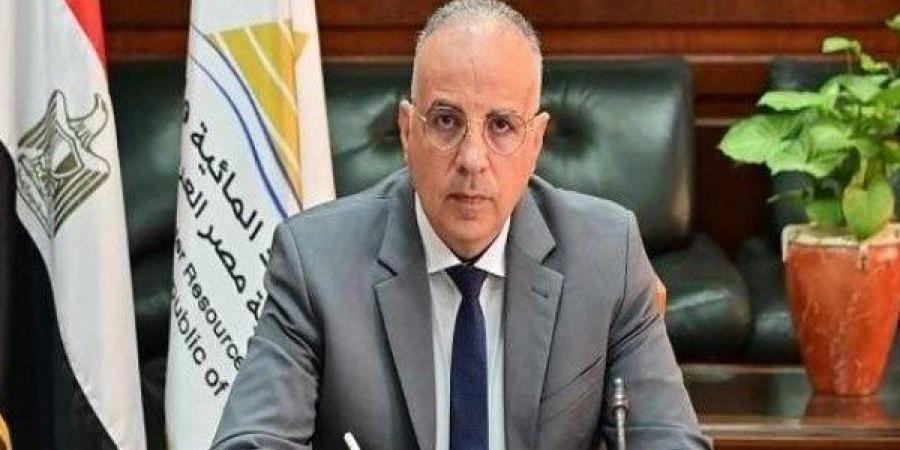 وزير الري يوجه باستمرار متابعة حالة المصارف الزراعية ومحطات المياه بالمحافظات - هرم مصر