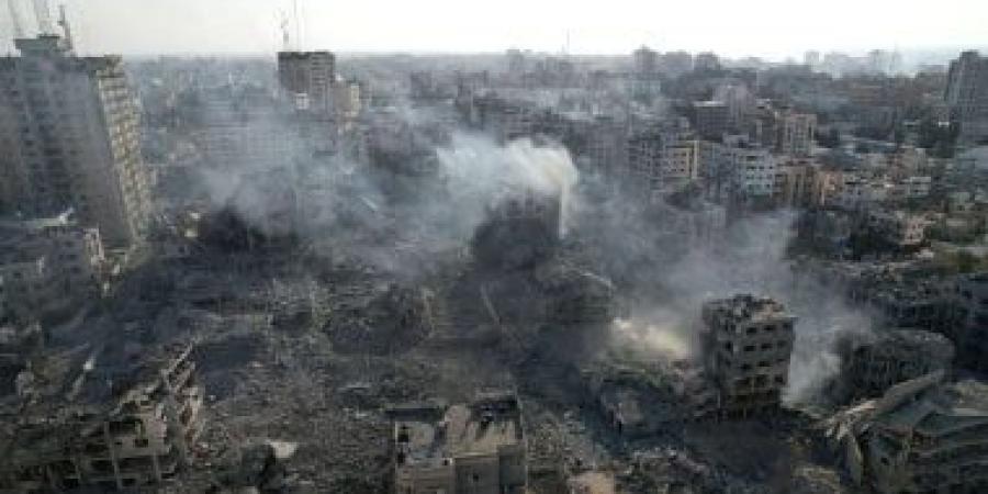استشهاد فلسطينيين وإصابة آخرين في قصف مدينتي خان يونس ودير البلح بغزة - هرم مصر
