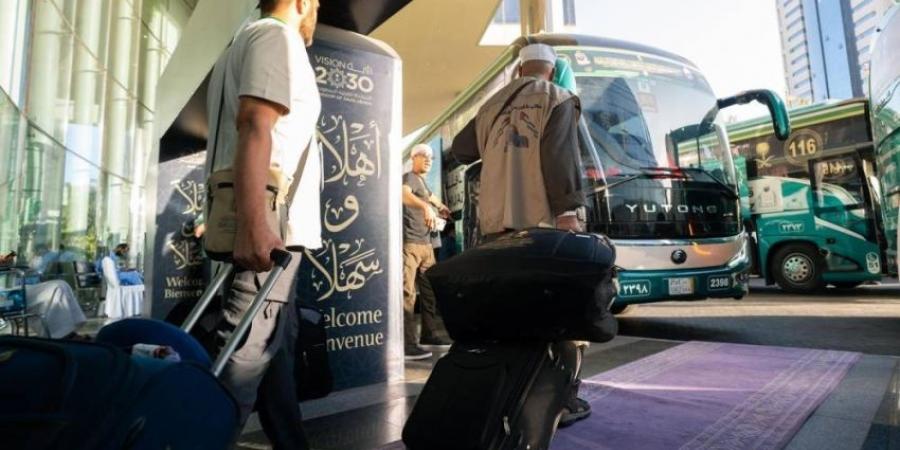 بعد إتمام الحج.. ضيوف برنامج خادم الحرمين الشريفين للحج يتوجهون إلى المدينة المنورة - هرم مصر
