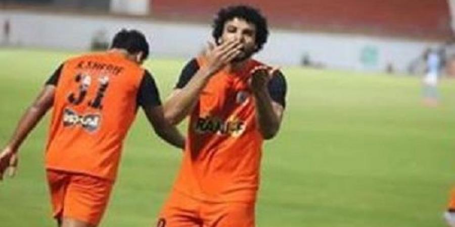نجم الأهلي السابق يعرض مهاجم فاركو علي الزمالك - هرم مصر