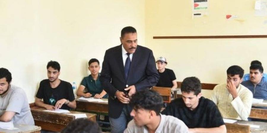 الأسئلة مباشرة والوقت مناسب.. آراء طلاب الثانوية العامة مع انطلاق الامتحانات - هرم مصر