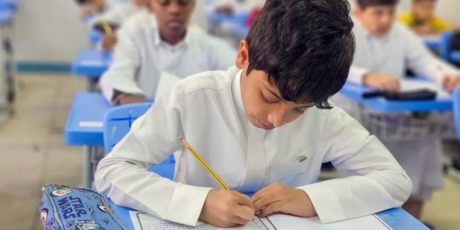 طلاب مدارس تعليم جدة يبدؤون اختباراتهم لنهاية العام الدراسي - هرم مصر