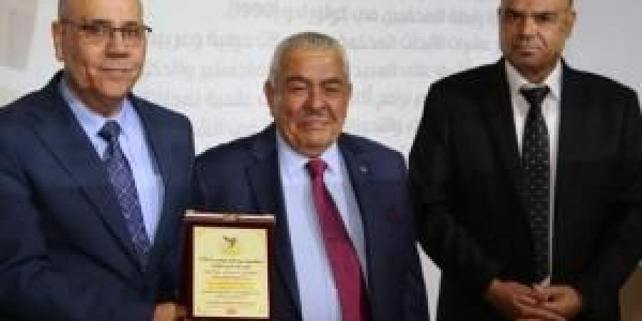 مبادرة "عجلونيون أبدعوا" تكرم عميد الإعلام بجامعة البترا الدكتور علي نجادات - هرم مصر