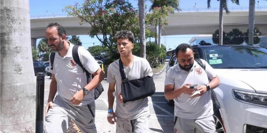 إمام عاشور يصل فندق إقامة الأهلي عقب خضوعه لعملية في الترقوة - هرم مصر