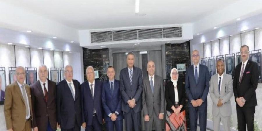 محافظ أسوان يشهد توقيع بروتوكول تعاون مع البنك الزراعي لاستكمال مشروع إحلال سيارات الكبود - هرم مصر